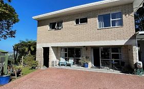 Swanson-Waitakere Stay In Scenic Sunrise